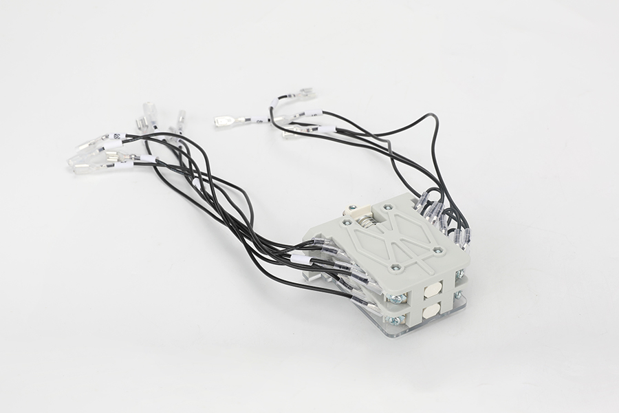 DW45-4X4 辅助开关